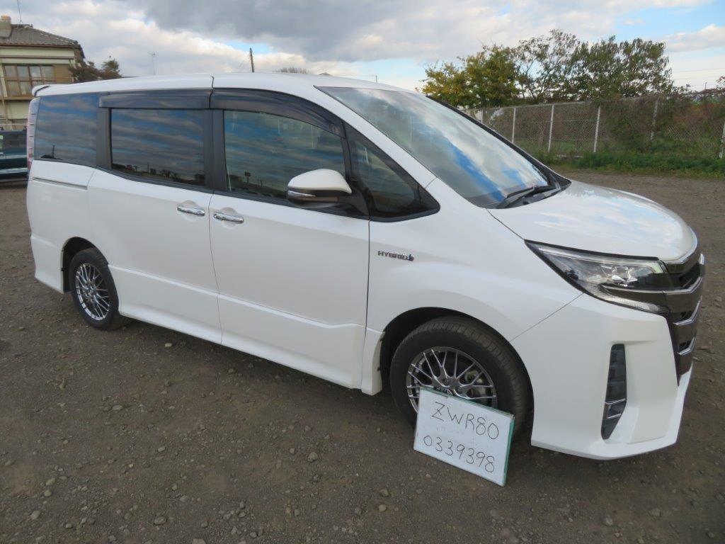 Toyota Noah  Hybrid Si WxB 1800 CC 4.0
